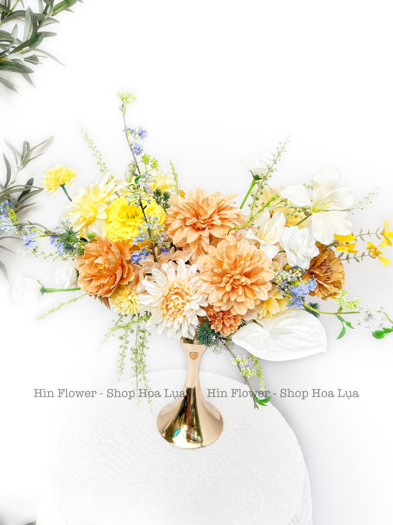 Bình hoa lụa decor vàng cam