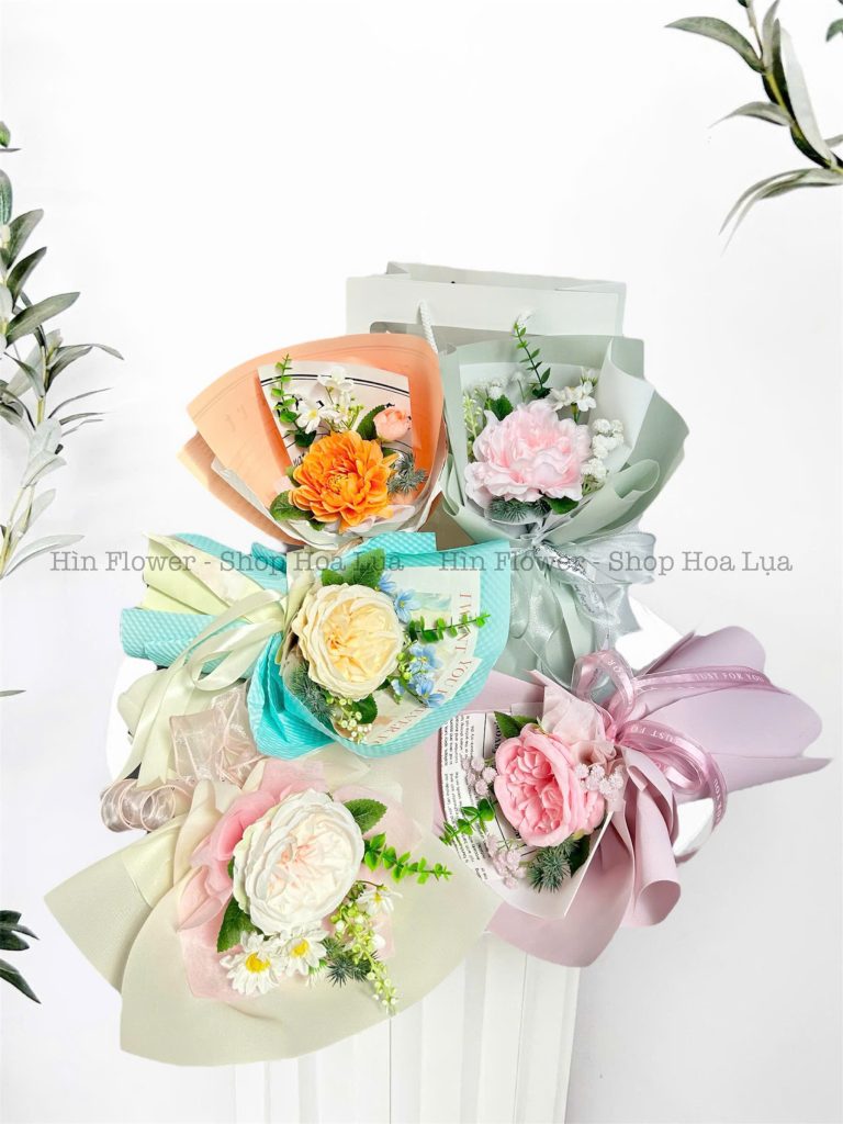 bó 1 hoa lụa kèm giỏ