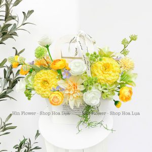Giỏ Hoa Lụa Vàng Xanh Dương