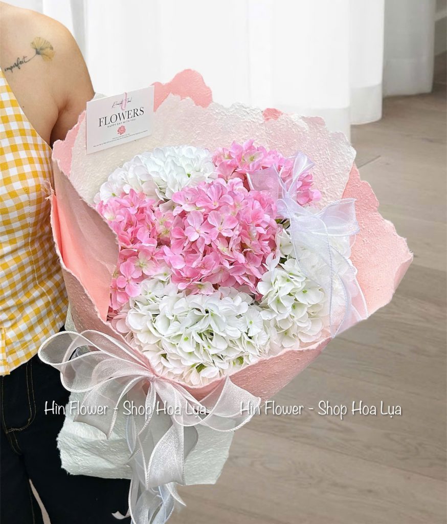 Bó Tú Cầu Lụa Hồng Nhạt