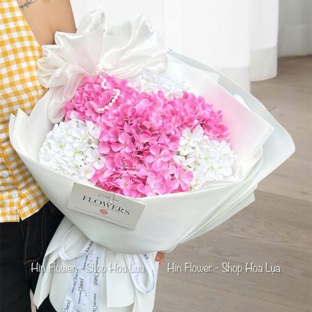 Bó Tú Cầu Lụa Hồng Tươi