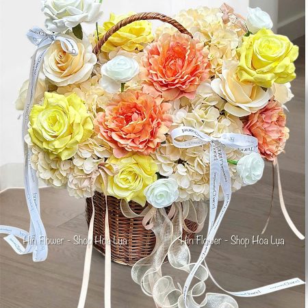Giỏ Hoa Lụa Vàng Cam Trắng