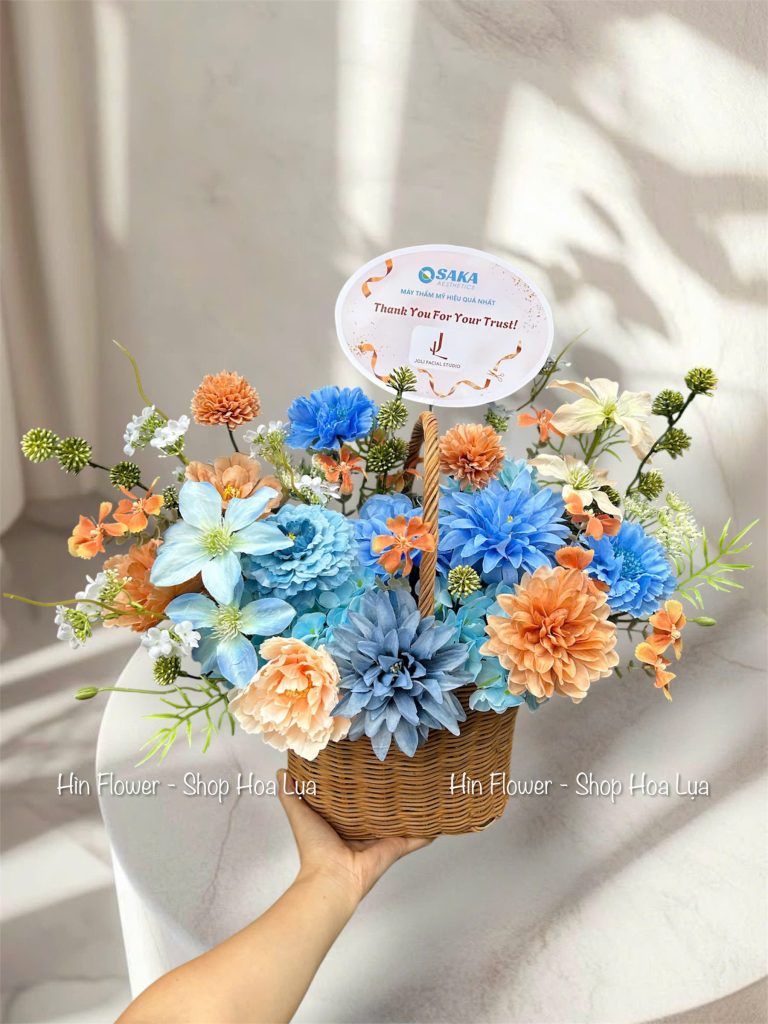 Giỏ Hoa Lụa Xanh Dương Cam